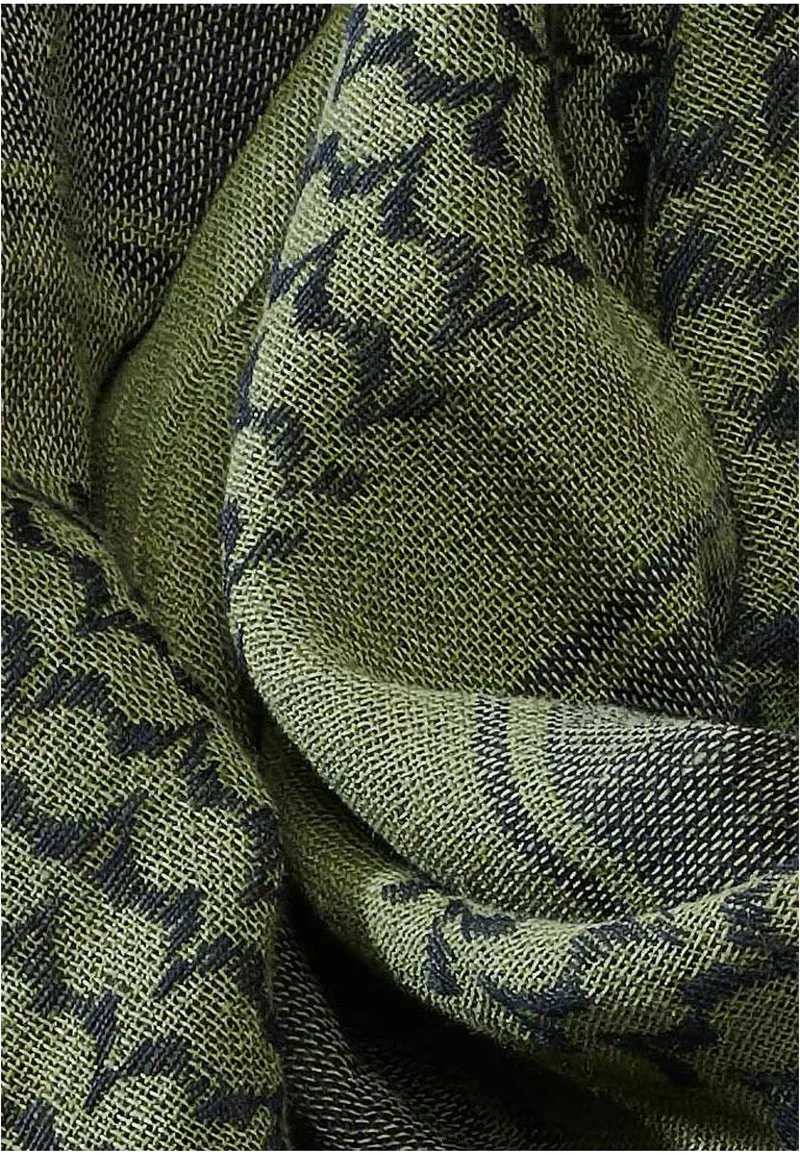 B Shemag Scarf
