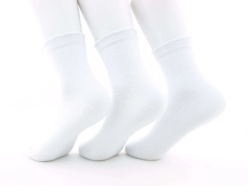 3 Paar Kindersocken ohne Naht weiß