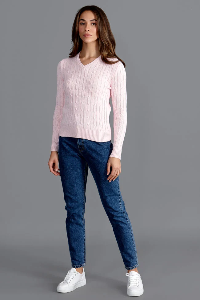 Damenpullover aus 100 % Baumwolle mit Zopfmuster und V-Ausschnitt