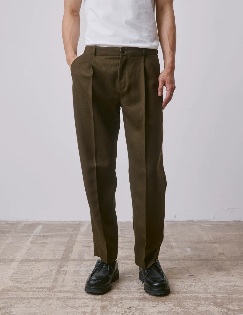 Pantalon Nataneo en laine vierge kaki