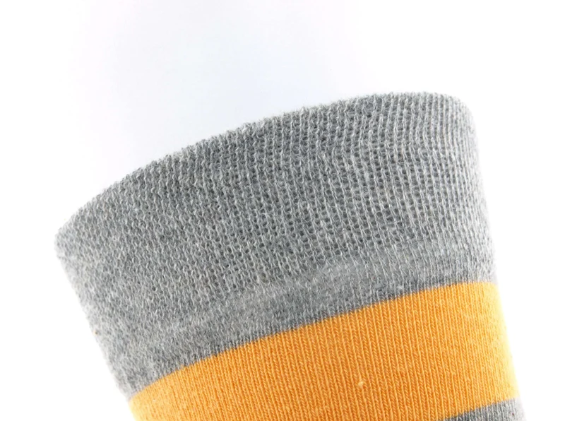 2 Paar bunte Herrensocken Streifen lila