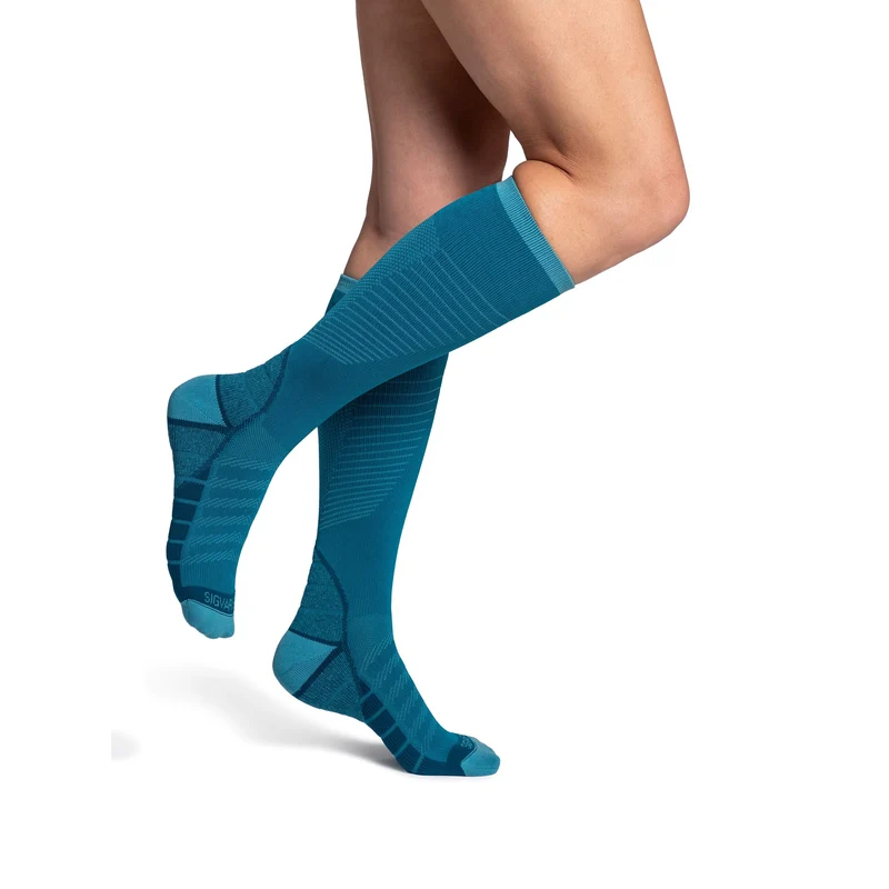 Sigvaris Motion Flow Tech Knee High 20-30 mmHg