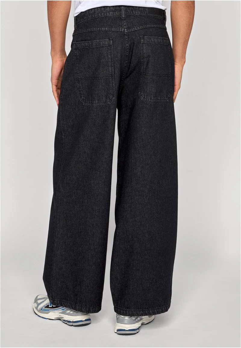 UC Pleated Jeans With Long Pocket