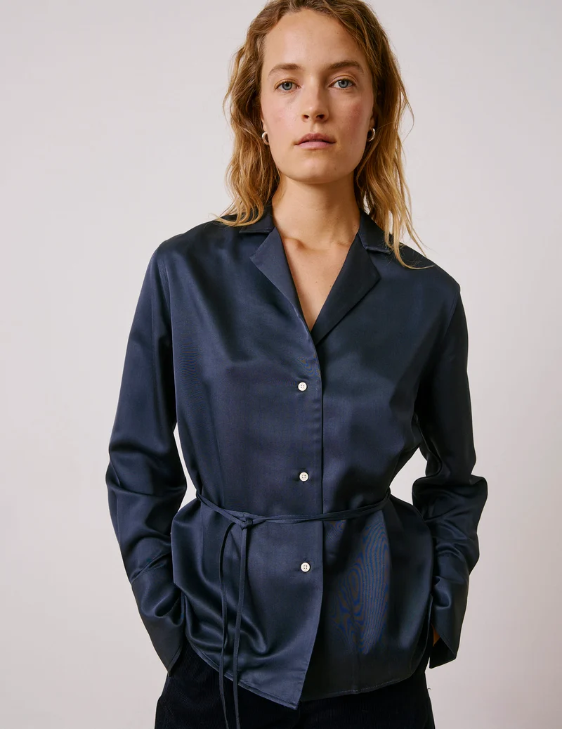 Chemise Paz bleue marine avec ceinture amovible