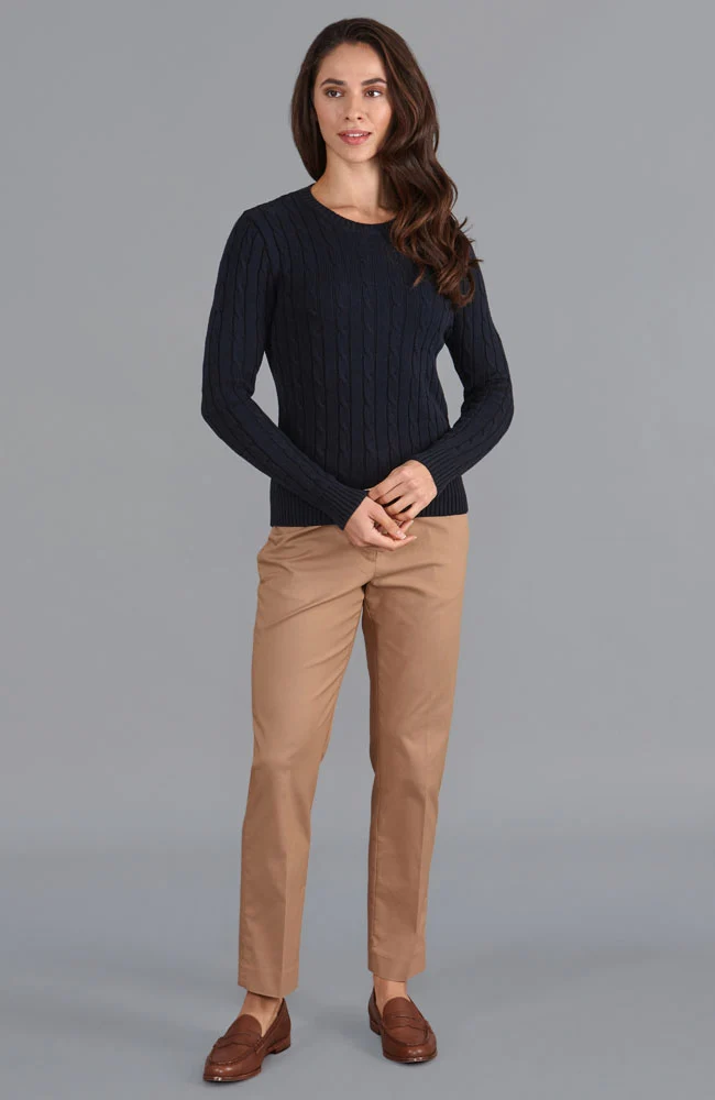 Damenpullover aus 100 % Baumwolle mit Rundhalsausschnitt und Zopfmuster