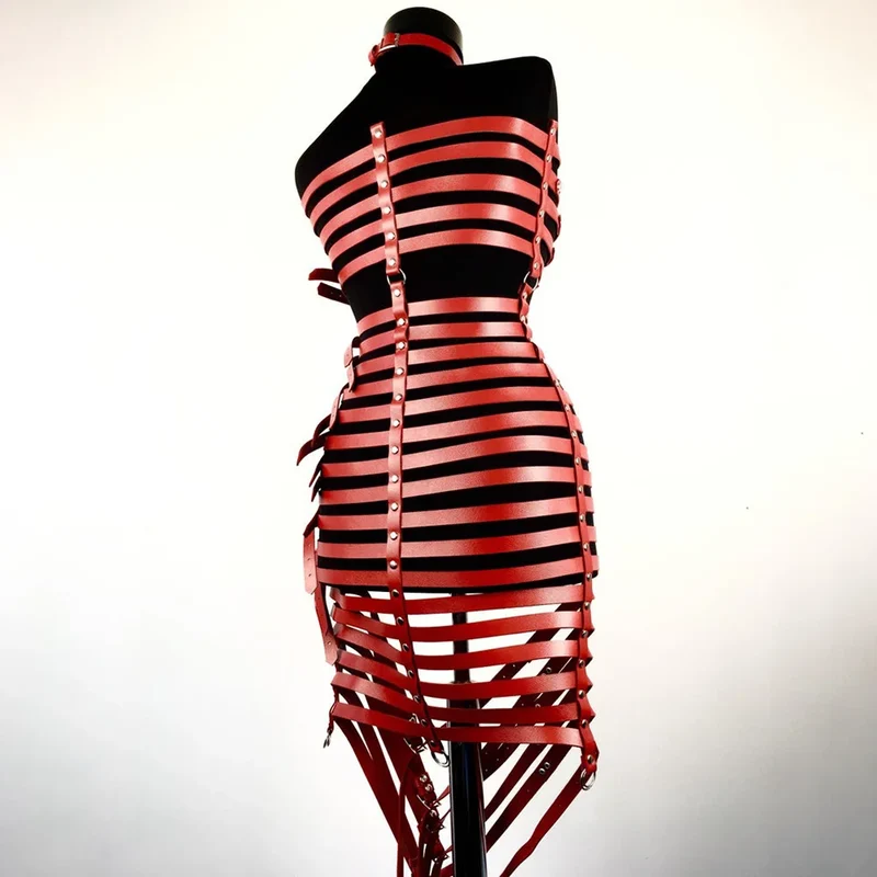 Sexy Harness Ketten BH Gürtel Frauen Lack und Leder Kleid Bdsm Bondage Dessous