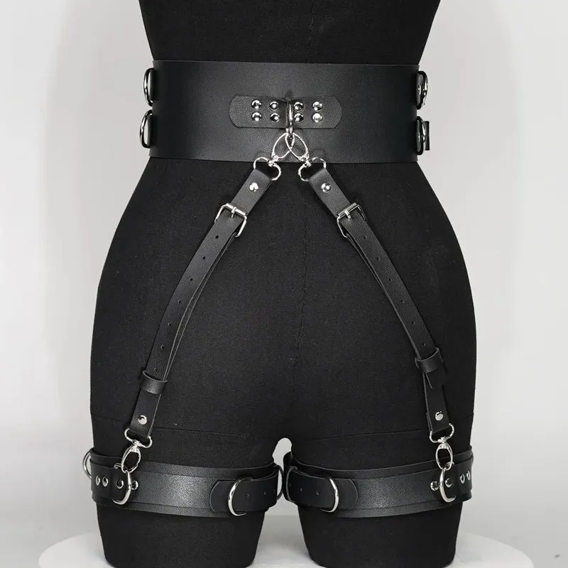 Sexy Harness Ketten BH Gürtel Damen Lack und Leder Fetisch Bdsm Bondage Dessous