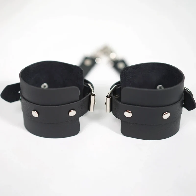 Sexy Harness Ketten BH Gürtel Damen Lack und Leder Fetisch Bdsm Bondage Dessous