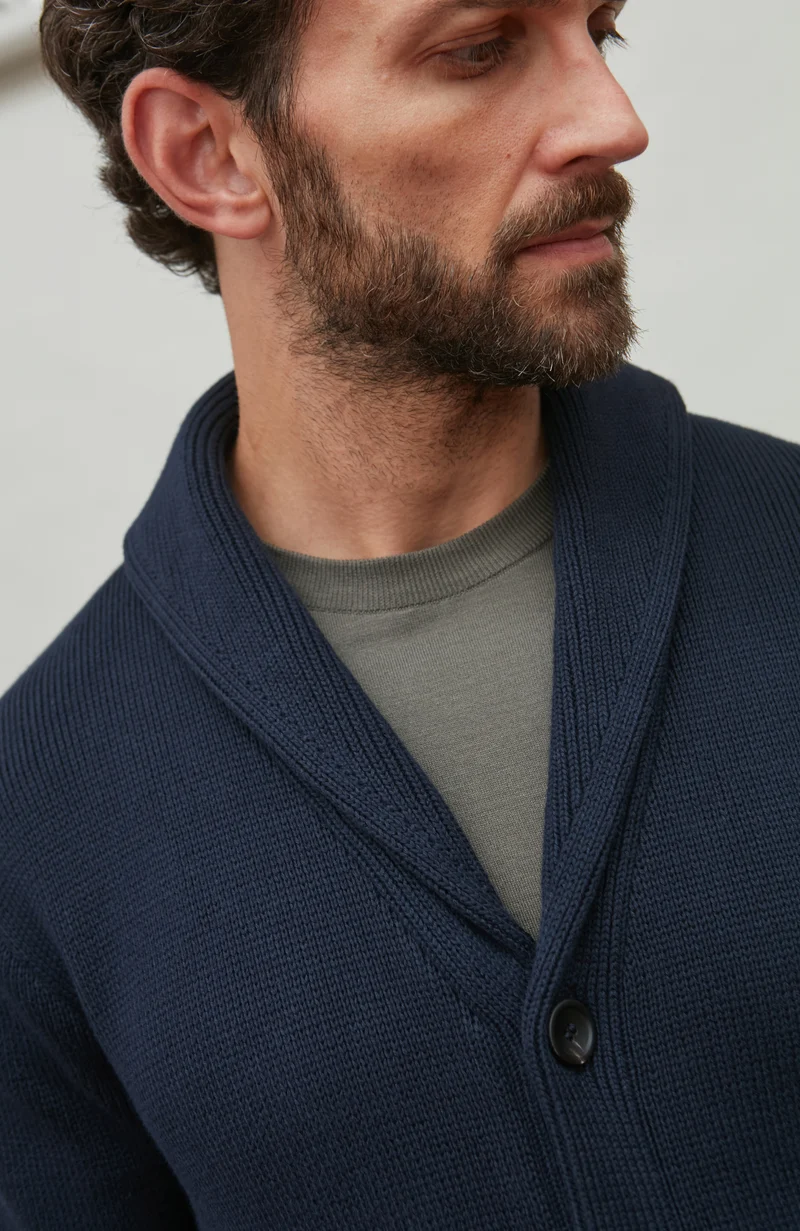 Mittelschwerer Herren-Cardigan aus 100 % Baumwolle mit Schalkragen