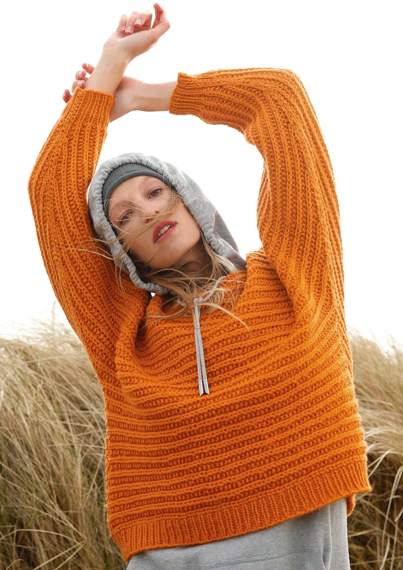 Quer gestrickter Pullover