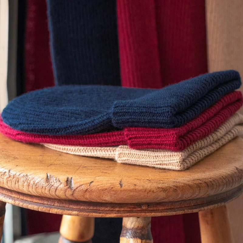 Gerippte Beanie-Mütze aus 100 % Kaschmir