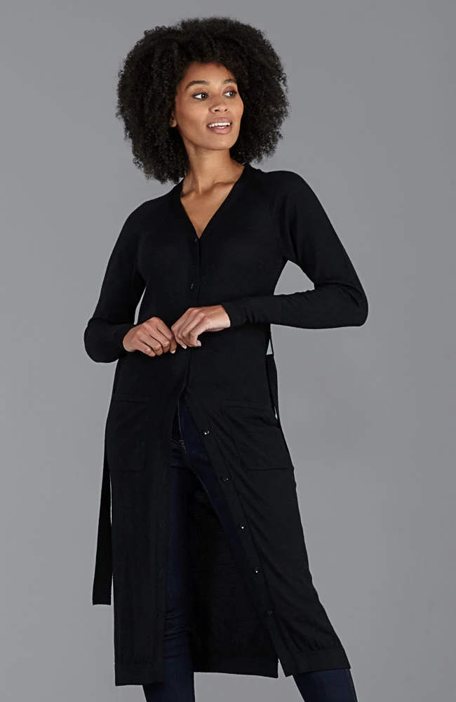 Langes Strickjackenkleid aus reiner extrafeiner Merinowolle für Damen