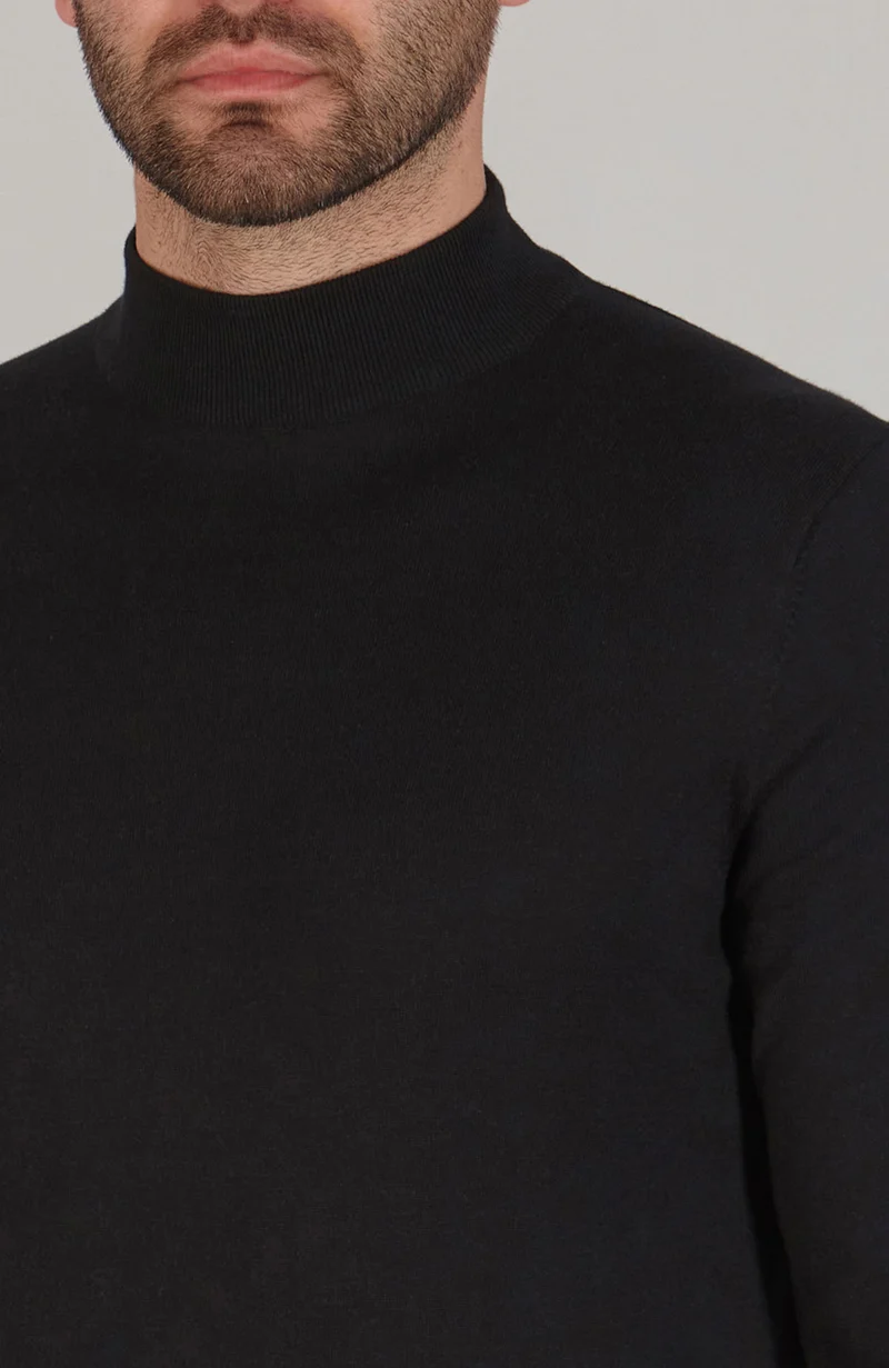 Herrenpullover aus 100 % ultrafeiner Baumwolle mit Stehkragen