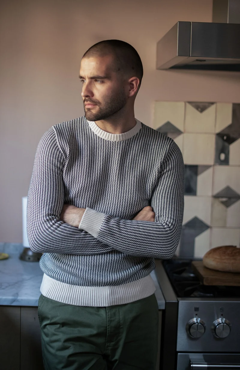 Herren-Pullover aus 100 % Baumwolle mit Fischer-Kragenstich