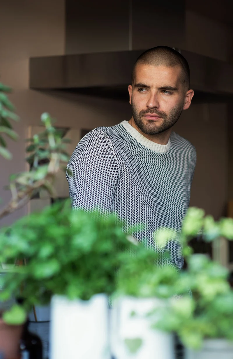 Herren-Pullover aus 100 % Baumwolle mit Fischer-Kragenstich