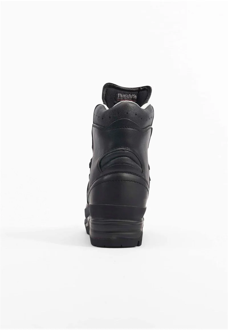 B BW Mountain Boots