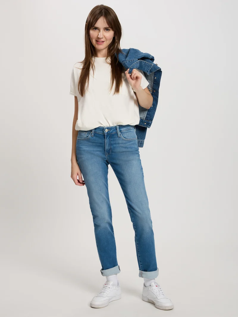 CROSS JEANS - ANYA Soft Flex Jeans, Slim Fit, High-Waist, Mid Blue