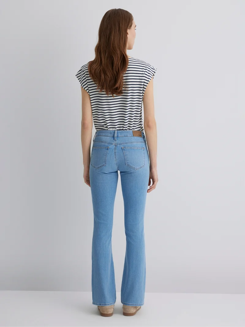MAVI - Bella, Mid-Waist, Slim Bootcut, Rise Lt Blue Str