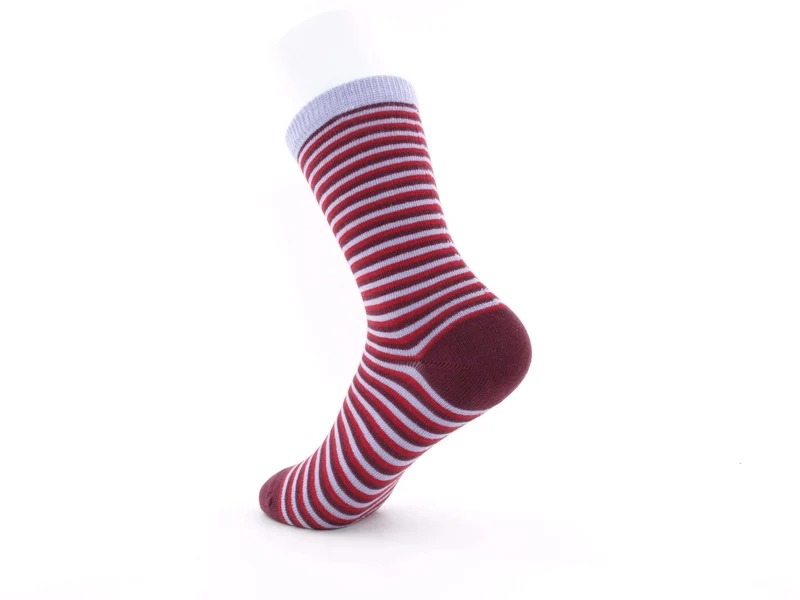 1 Paar Bio Kindersocken ohne drückende Naht Ringel lila