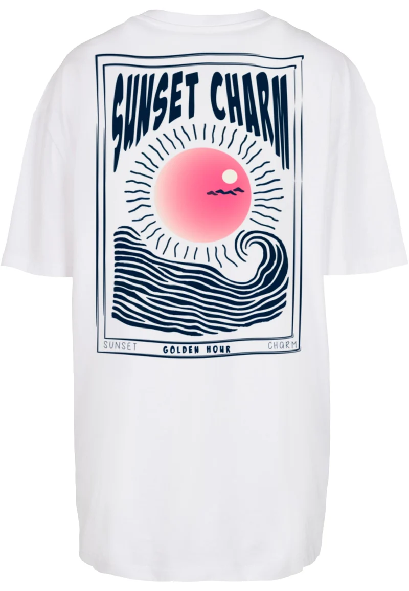 MC Sunset Charm Oversized Tee