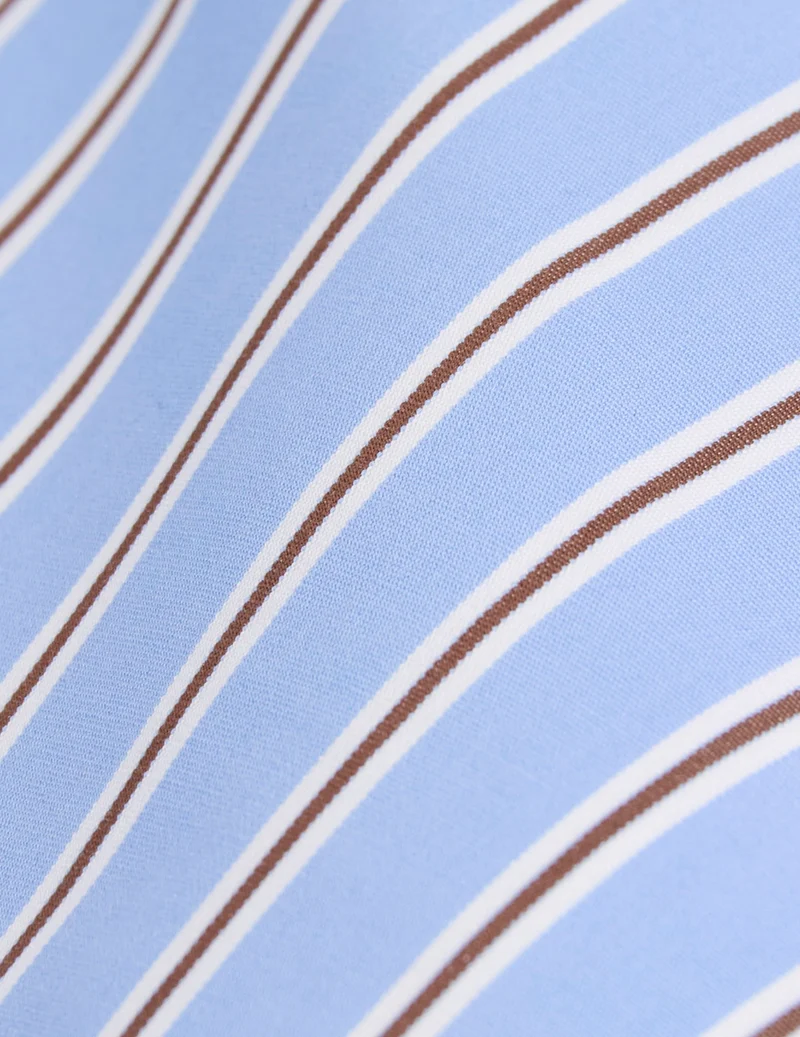 Chemise semi-ajustée bleue rayée