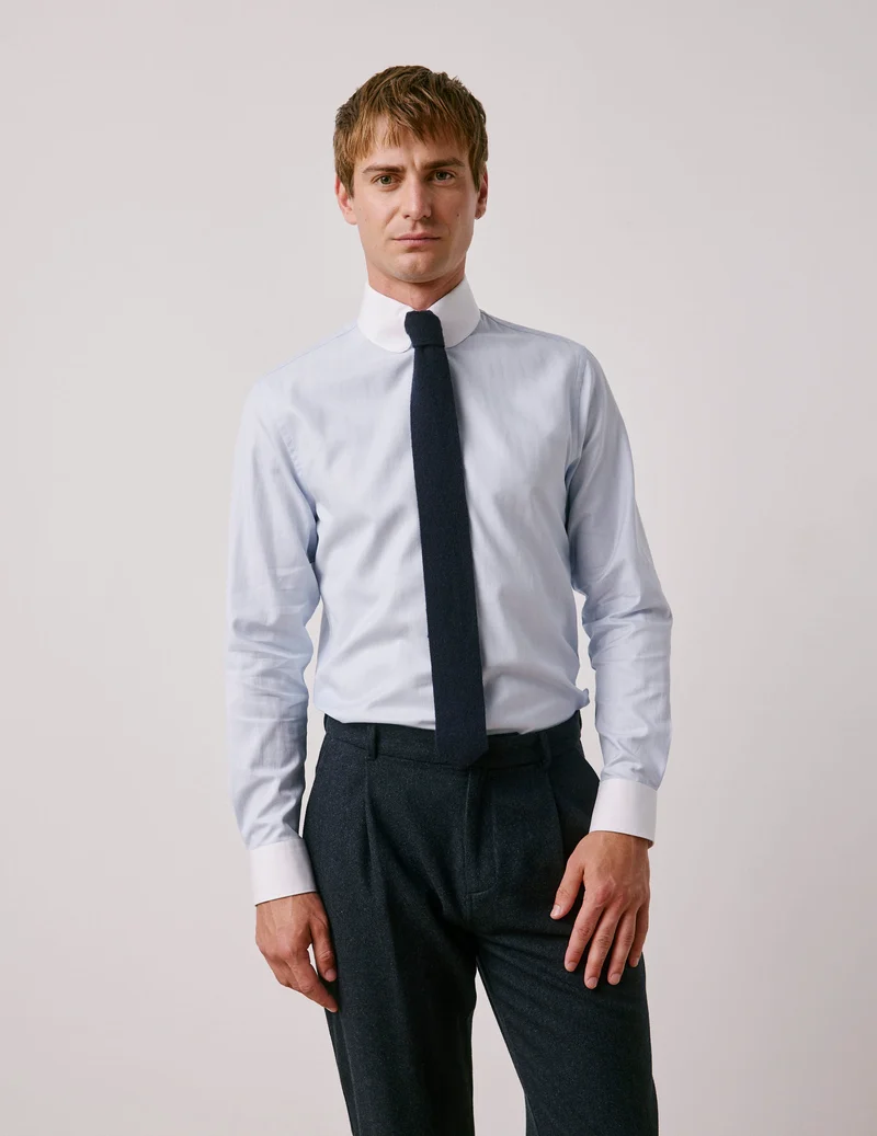 Chemise semi-ajustée bleu clair