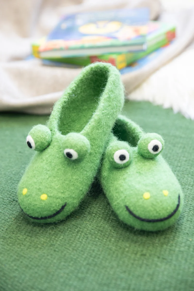 Anleitung Filzhausschuhe „Frosch“