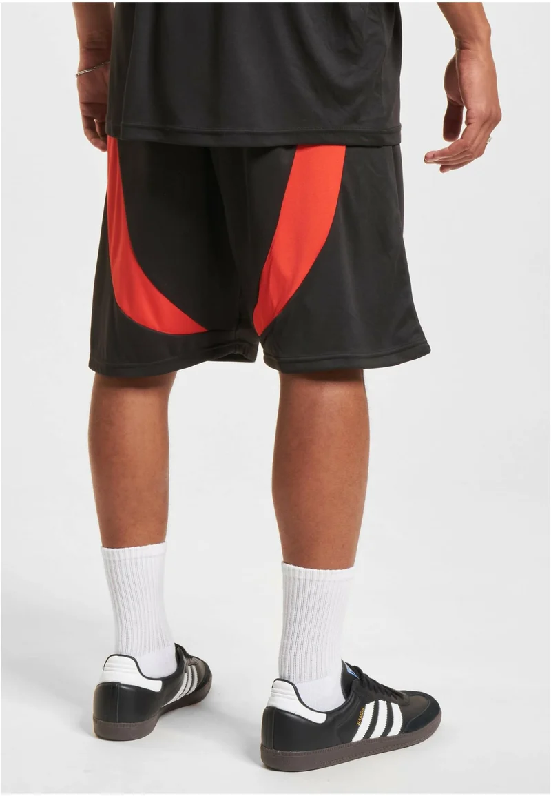 Ecko Unltd Cuts Shorts