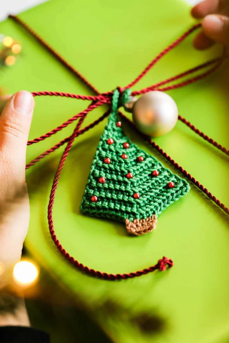 Anleitung Weihnachtlicher Geschenkanhänger Tannenbaum aus Cotton Quick Mini