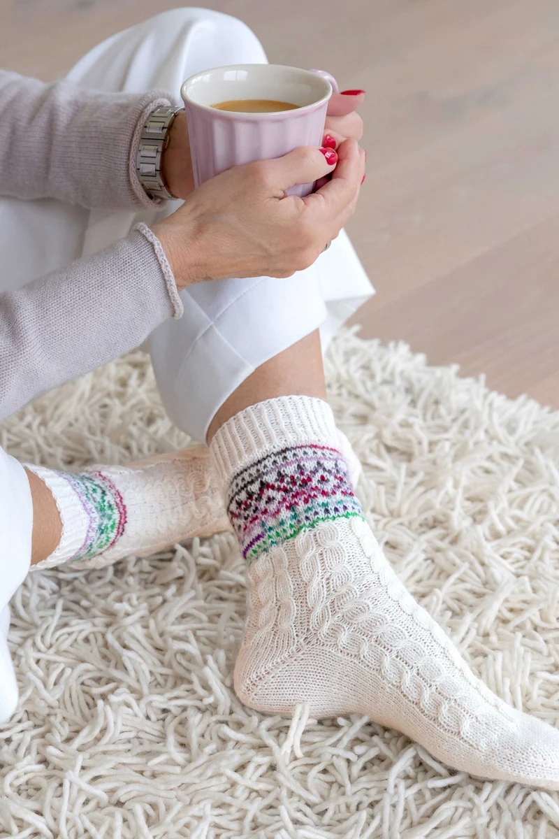 Anleitung Socken mit Jacquard- und Zopfmuster