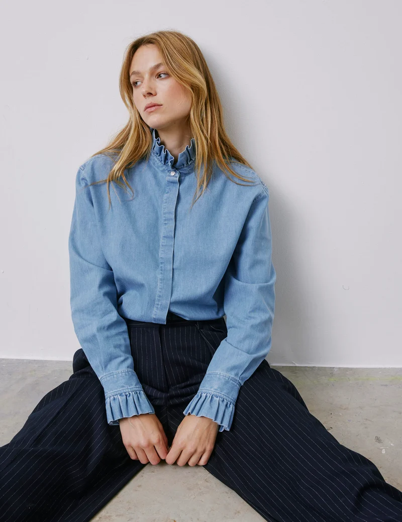 Chemise Laurine gorge cachée en denim clair