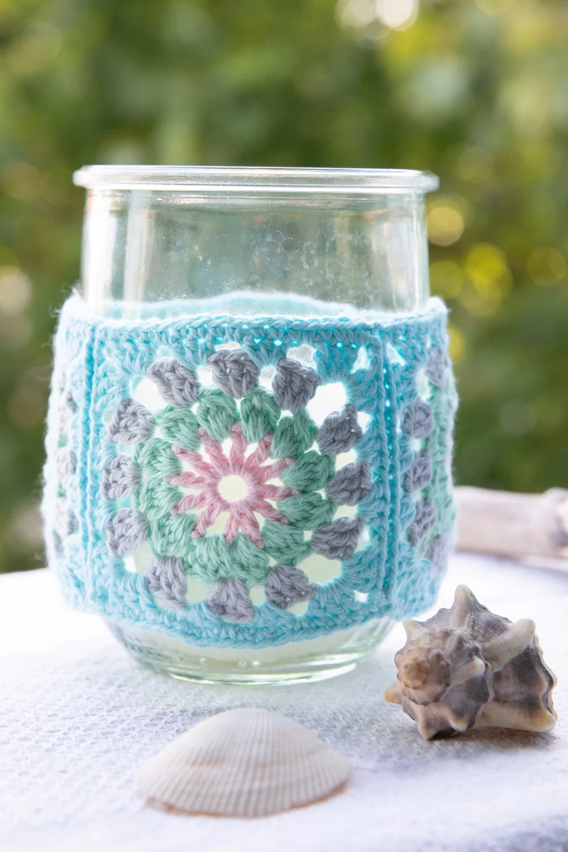 Anleitung Windlichter mit Granny Squares in Pastellfarben