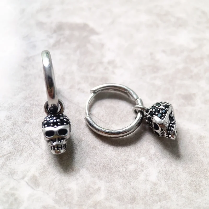 1 Paar Creolen 925 sterling Silber Ohrringe Ohrschmuck Skull Zirkonia Ohrstecker