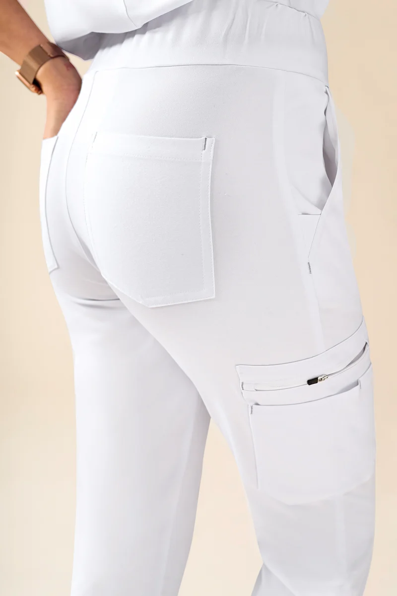 KAERE Hose Damen - gerader Saum Kurzgr. mit Beintaschen weiß