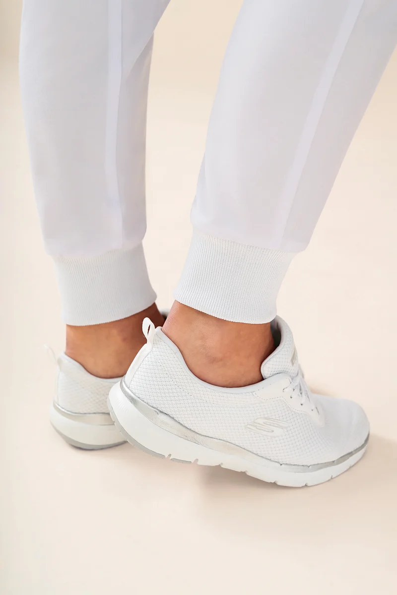 KAERE Hose Damen - Saumbündchen Kurzgr. mit Beintaschen weiß