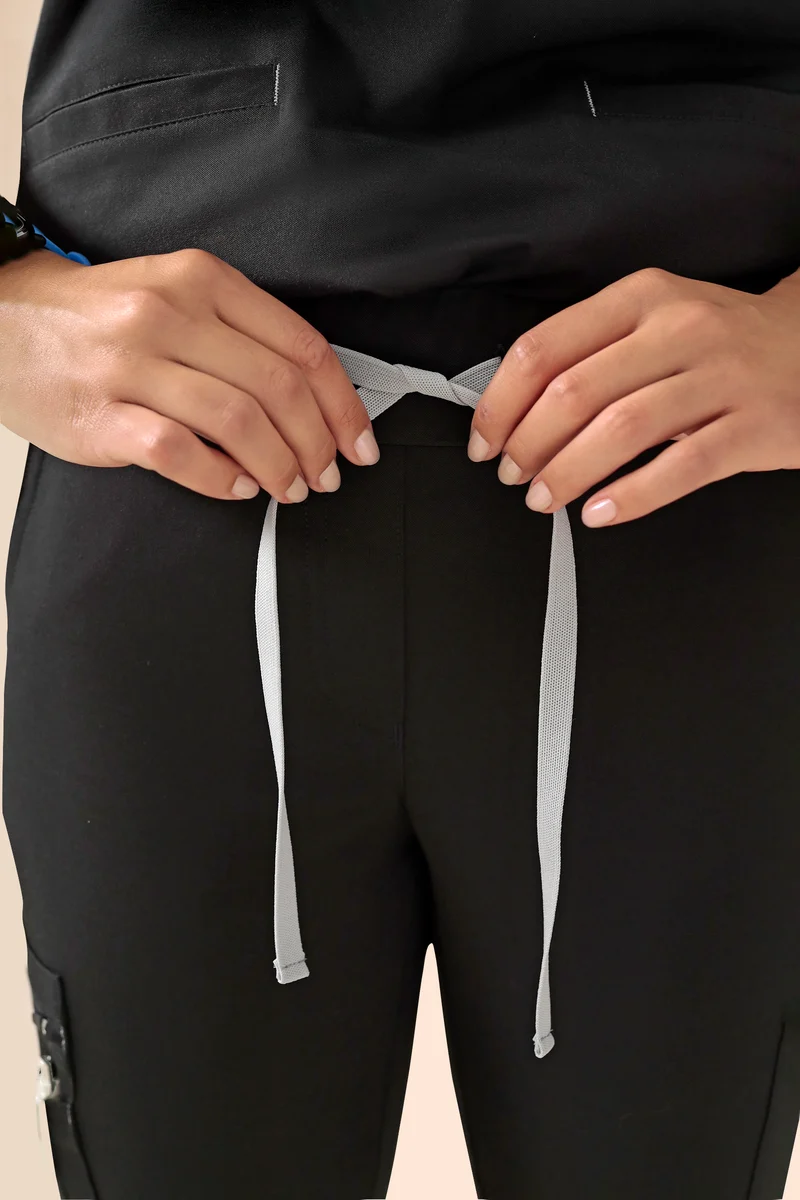 KAERE Hose Damen - Saumbündchen Kurzgr. mit Beintaschen schwarz