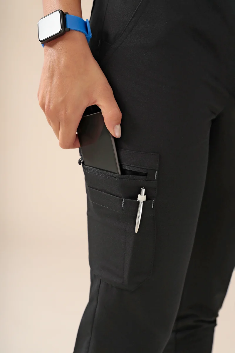 KAERE Hose Damen - Saumbündchen Kurzgr. mit Beintaschen schwarz