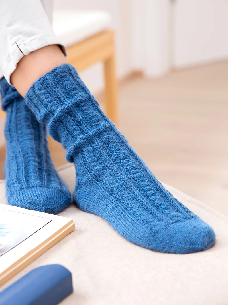 Anleitung Damensocken mit Zopfmuster