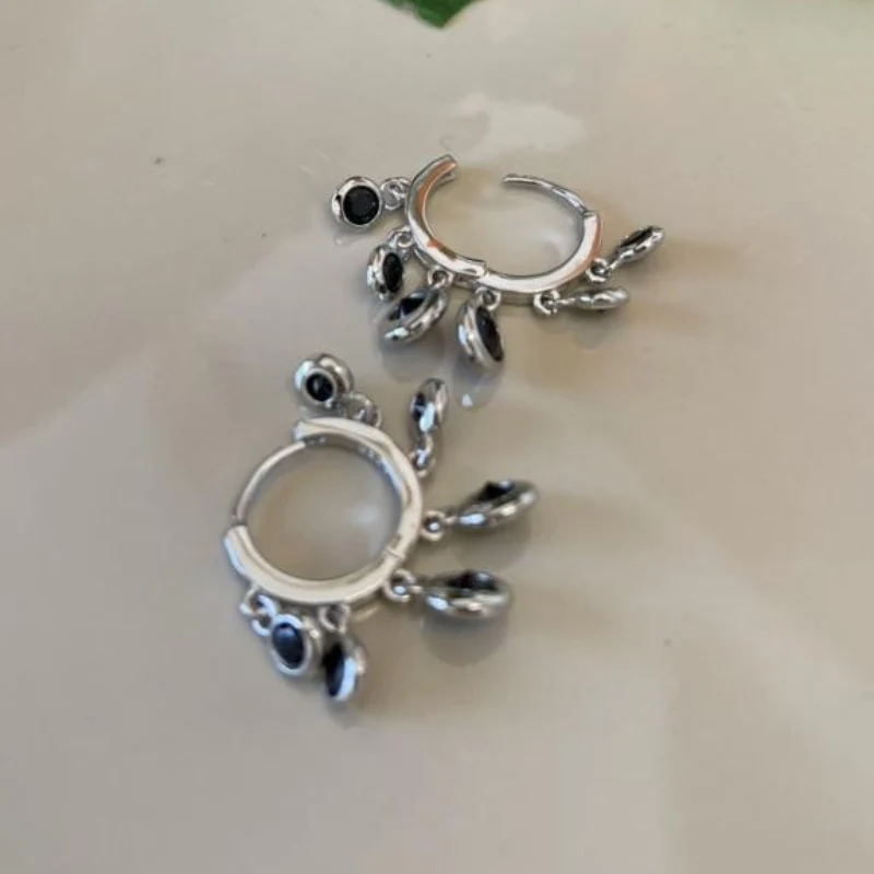 1 Paar Creolen aus 925 sterling Silber Schwarz Ohrringe Zirkonia Ohrstecker