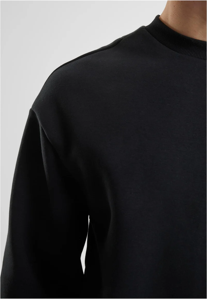 UC Fluffy Crewneck