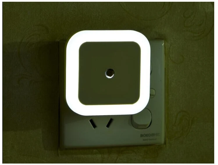 LED Nachtlicht 0.8W 230V Bewegungsmelder 5m 360° Infrarot Lampe Steckdosen Licht