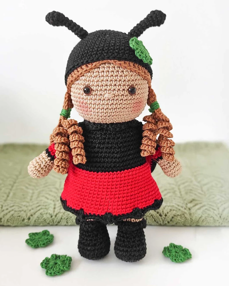 Anleitung Amigurumi Marienkäfermädchen Marieke