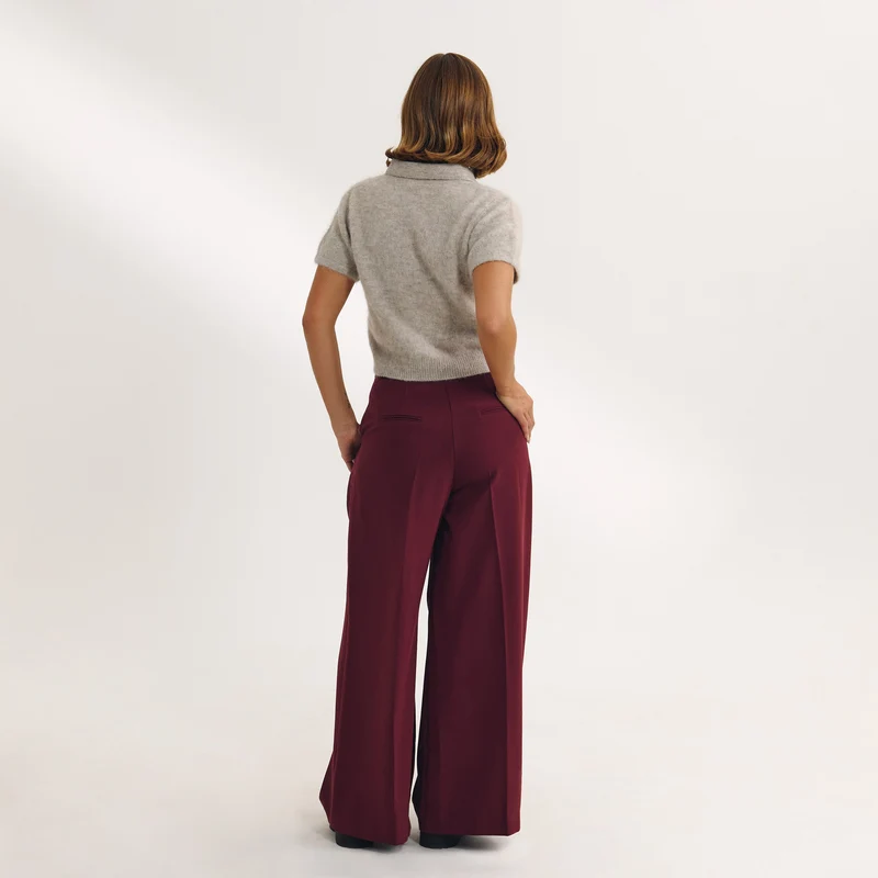 Taillierte Hose mit Weitem Bein - Kirschlack