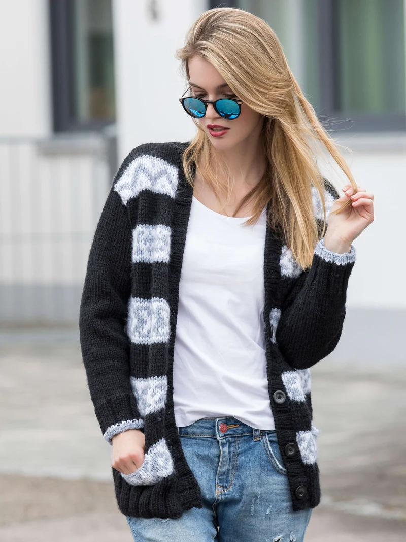 Anleitung Jacke und Mütze mit Einstrickmuster