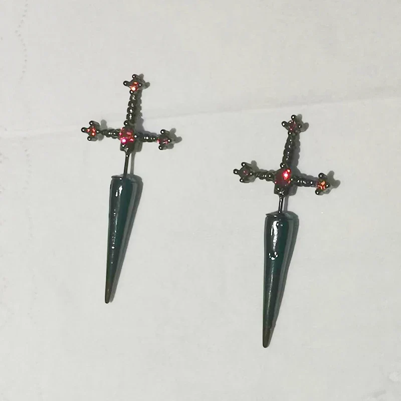 Damen Ohrringe Gothic Ohrstecker Strass Schwert Ohrhänger Dolch Schmuck Geschenk