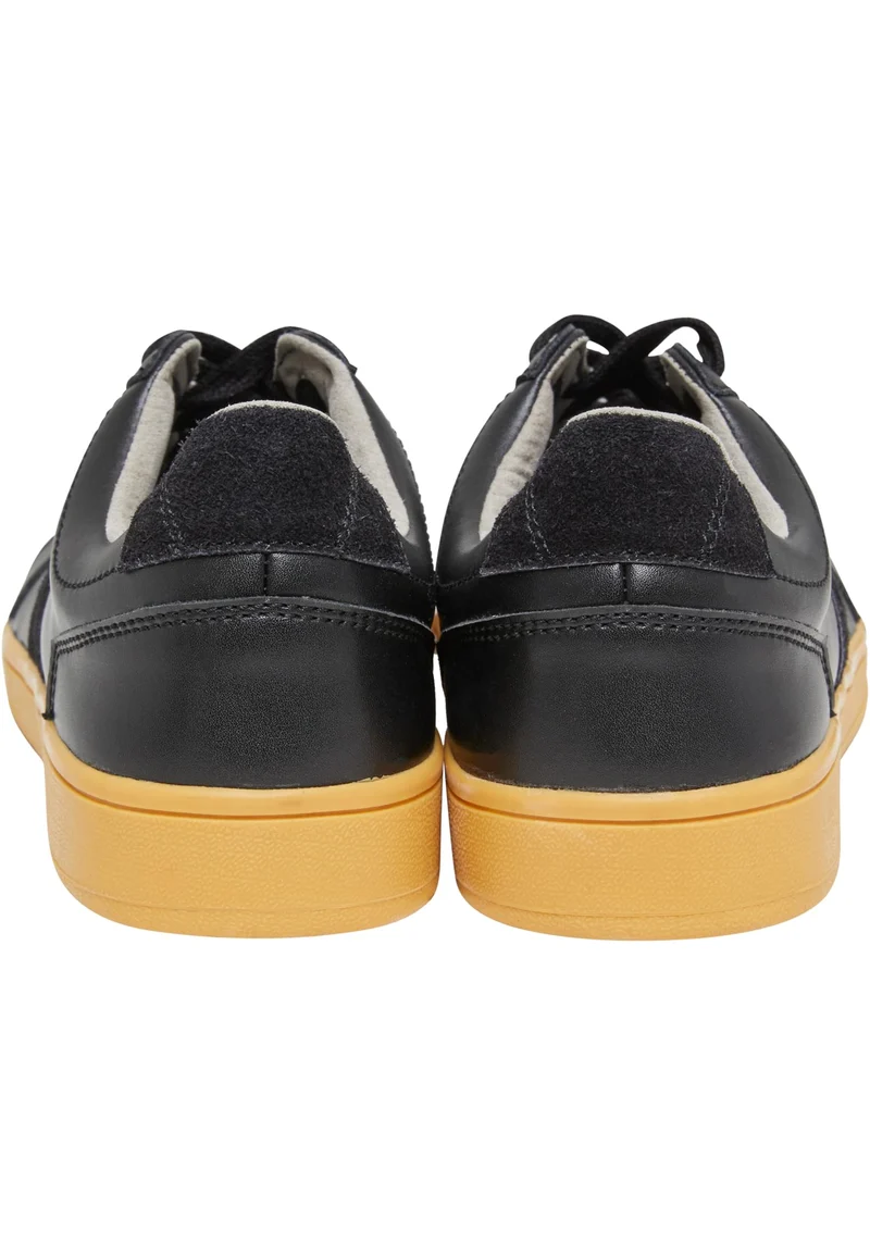 BW Sneakers