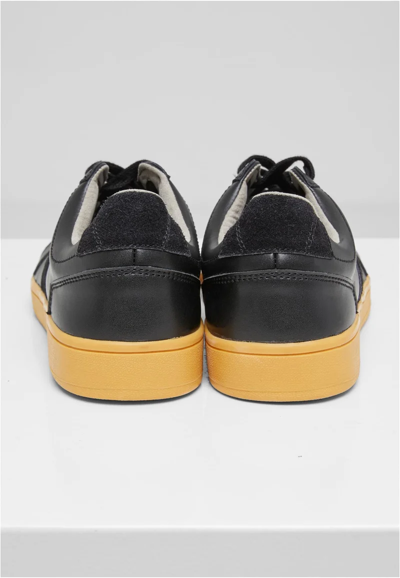 BW Sneakers