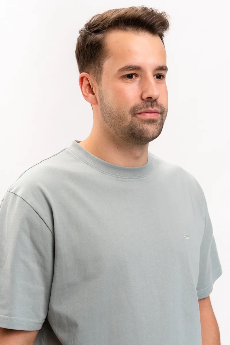 Easy Tee