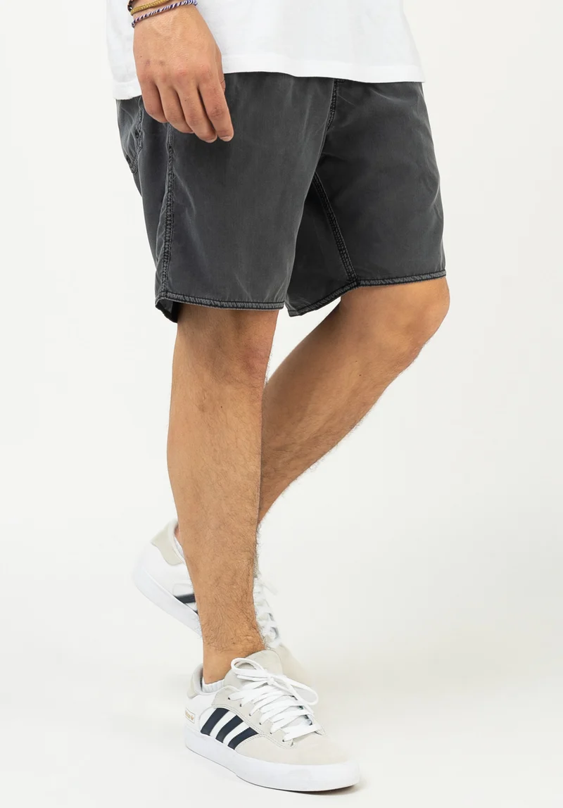Center Trunk 17''
