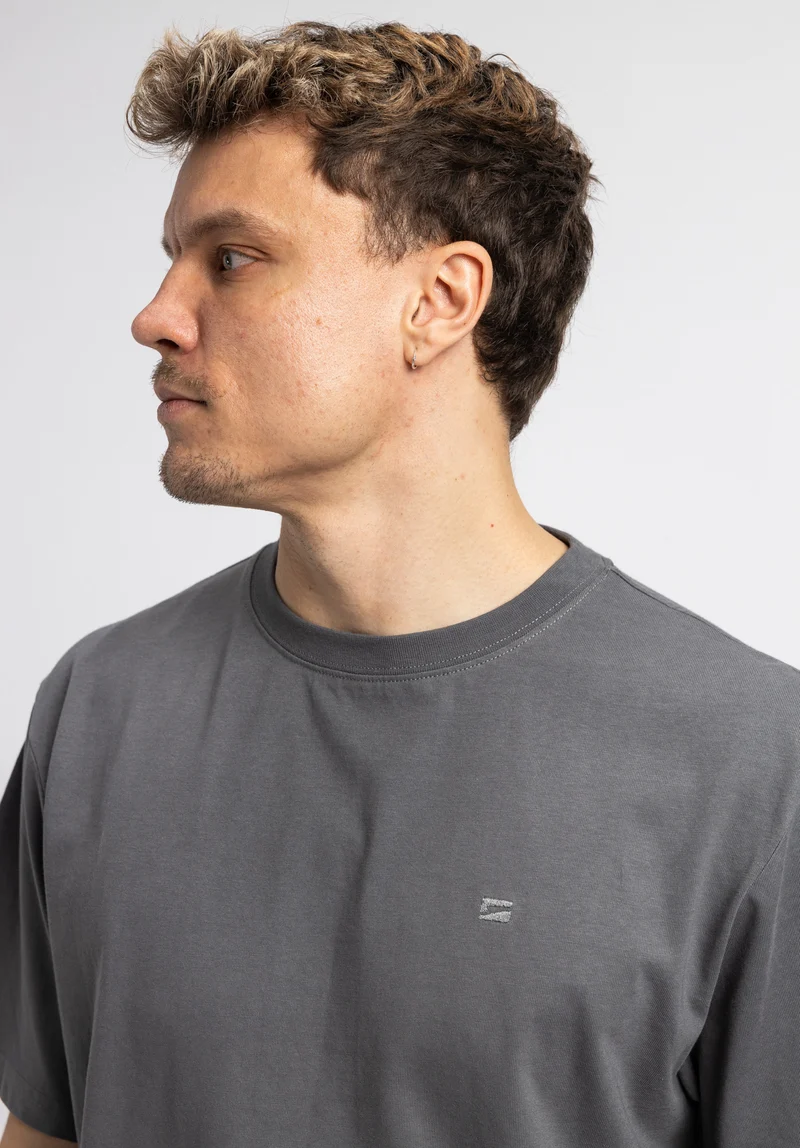 Easy Tee